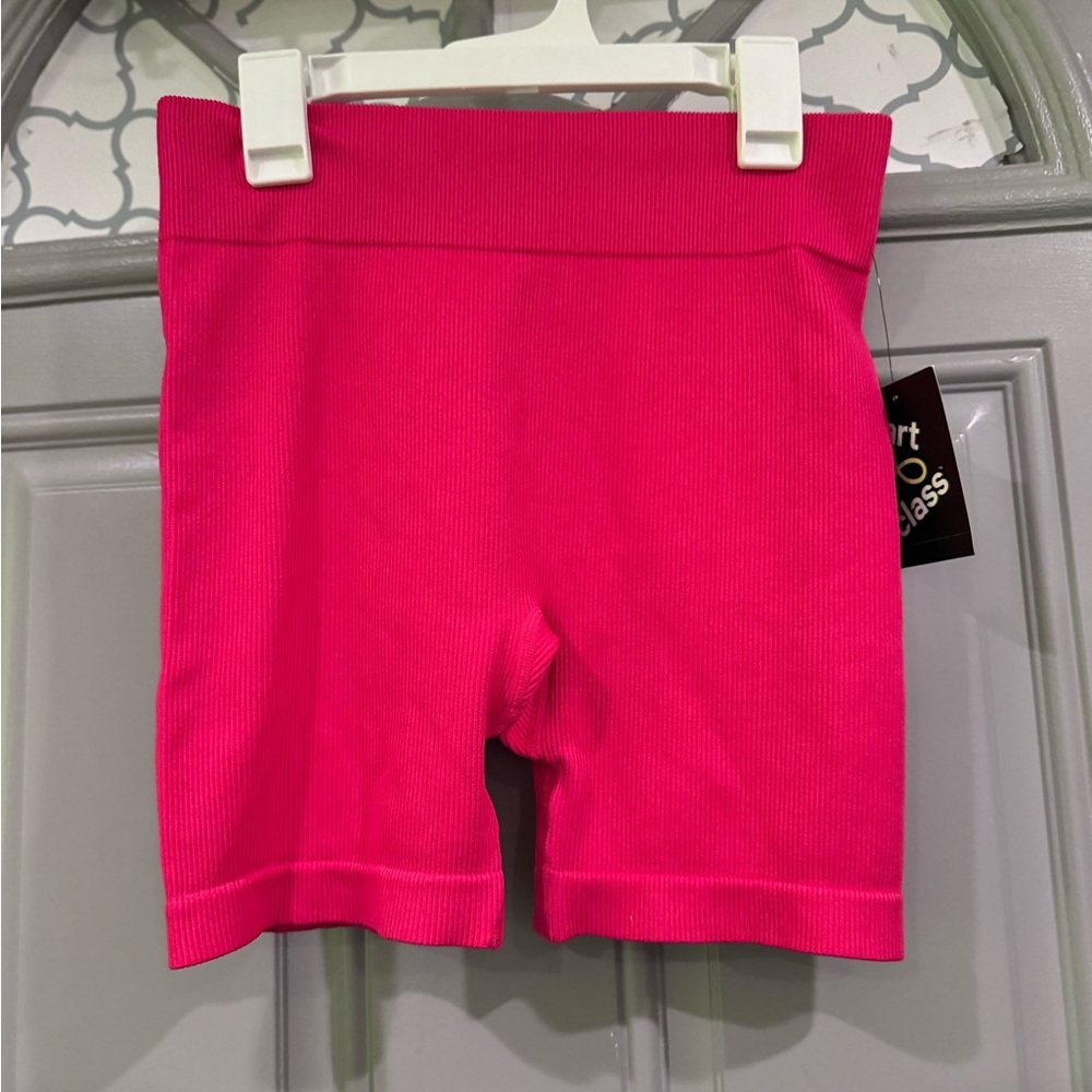 - ART CLASS
- ﻿﻿ XL / 14 GIRLS
- MAGENTA